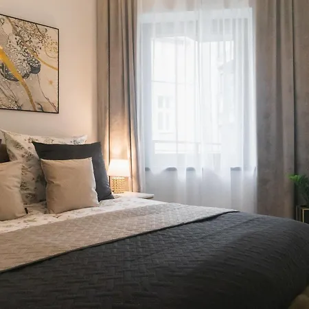 Hanza Tower - Golden Heaven Apartment *