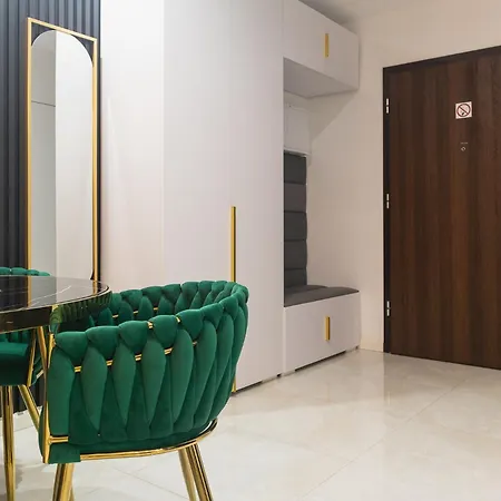 Hanza Tower - Golden Heaven