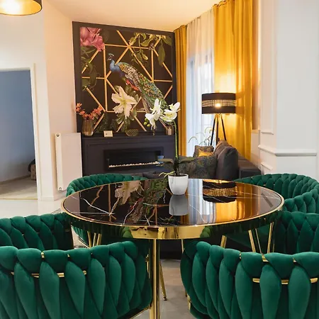 Hanza Tower - Golden Heaven