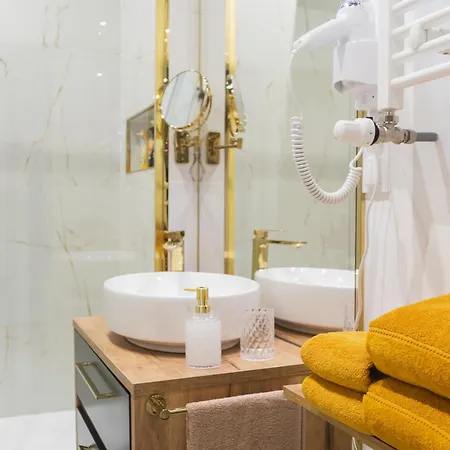Hanza Tower - Golden Heaven Apartment