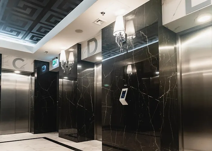 Hanza Tower - Golden Heaven