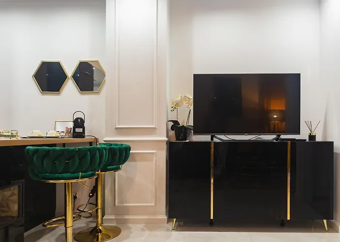 Hanza Tower - Golden Heaven Apartment