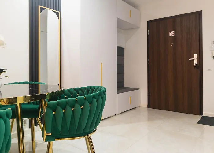 Hanza Tower - Golden Heaven